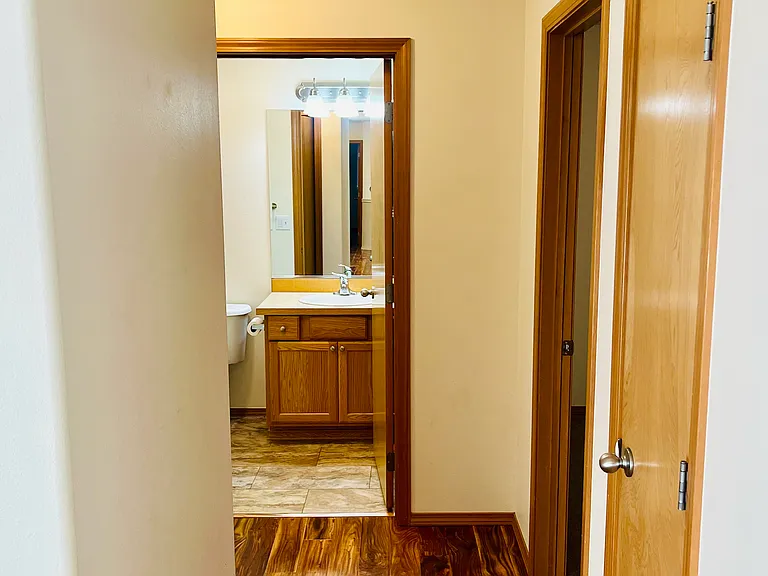 826 Kelsea St — Photo 14