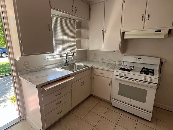 2nd image of 1341 Holly Dr APT C
