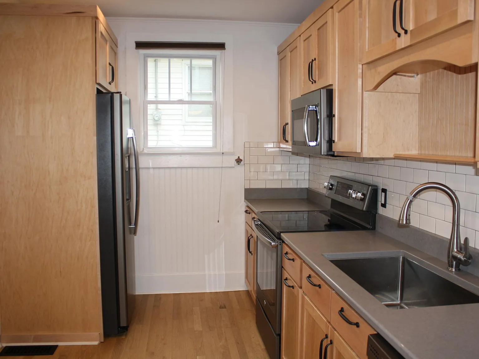3 bed, 1.5 bath, 2053 sqft, $3,475 — Photo 4