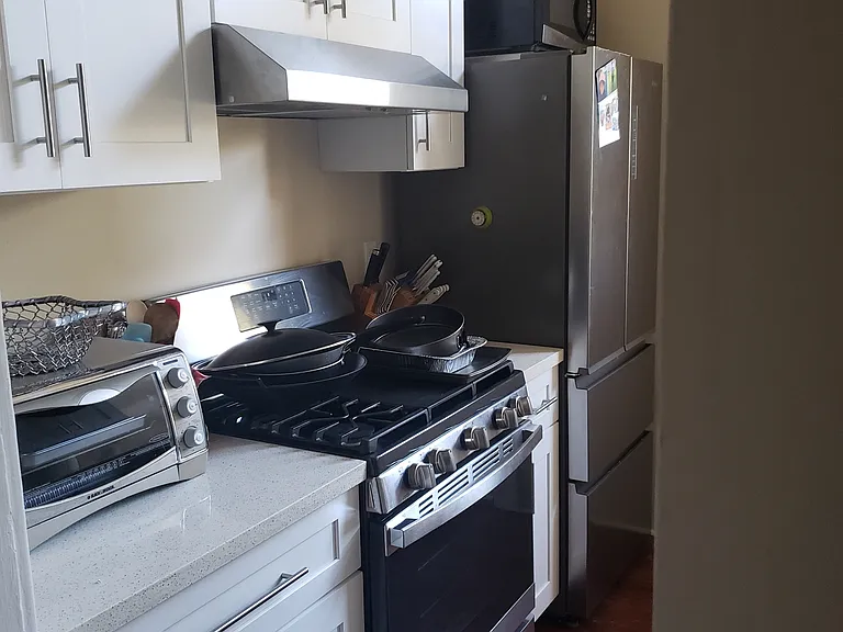 390 Audubon St — Photo 14