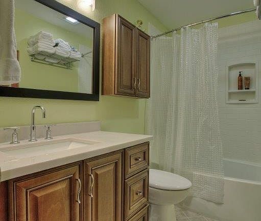5th image of 909 N I St Unit 302