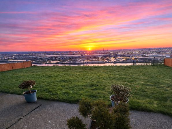 1806 Pointe Woodworth Dr NE