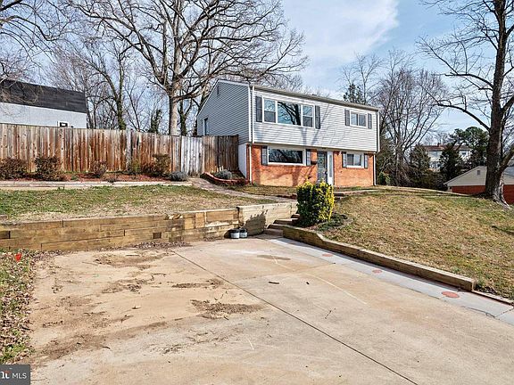 2nd image of 14705 Brook Dr