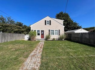 10 Cooke Pl, Warwick, RI 02888