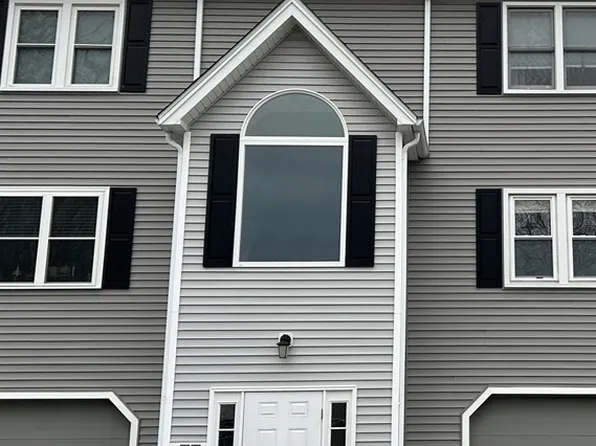 84 Tennis Plaza Rd Unit 25, Dracut, MA 01826