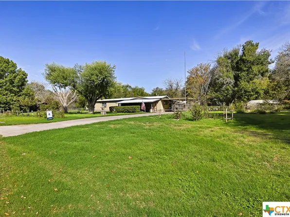 375 Willow Dr, McQueeney, TX 78123