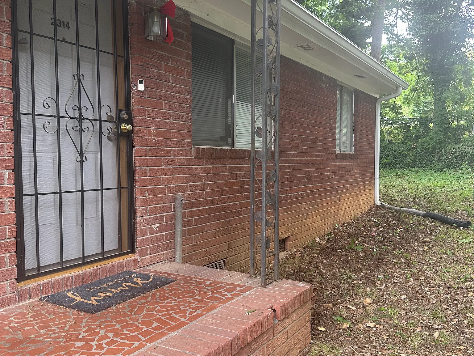 2 bed, $1,000 — Photo 1