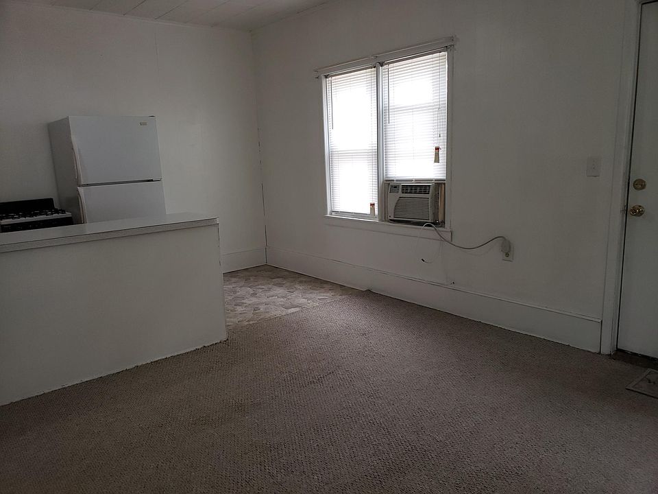 Living Room/Kitchen Area