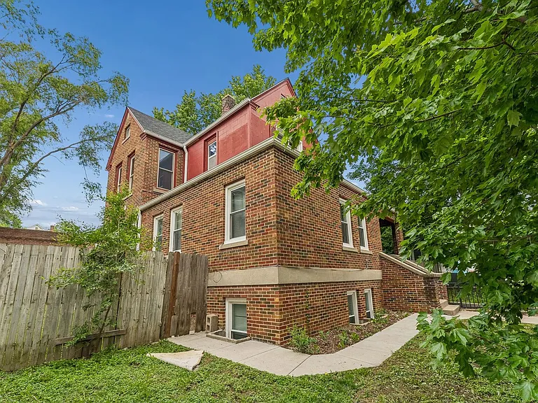 1310 S 31st St — Photo 3