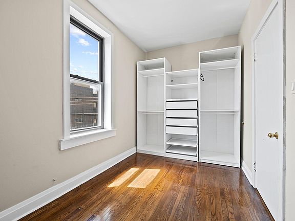4th image of 2242 N Western Ave #3
