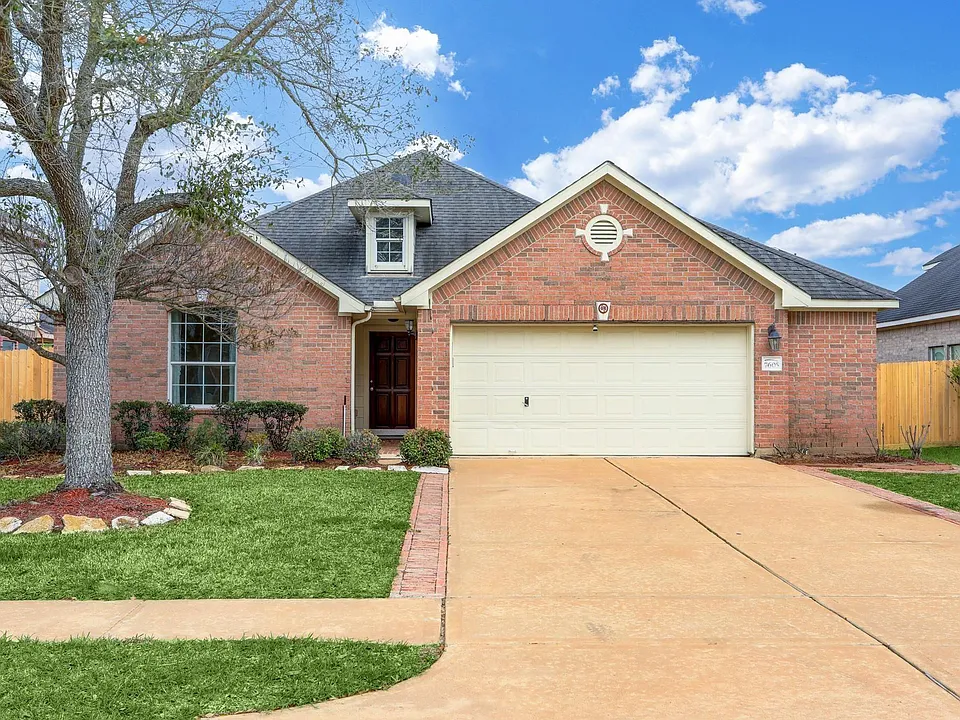 7605 Waterlilly Ln