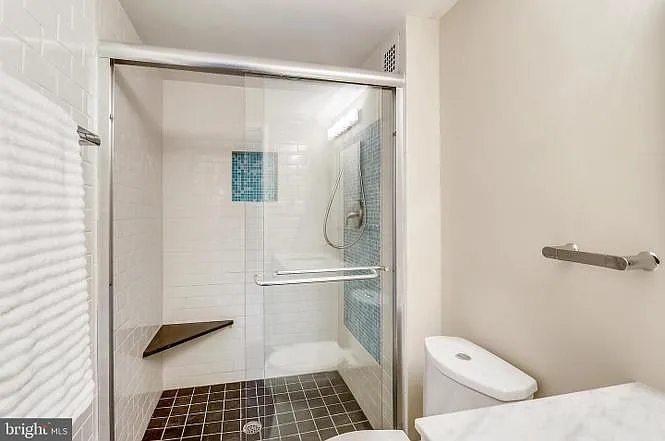 4720 Chevy Chase Dr #1 — Photo 10