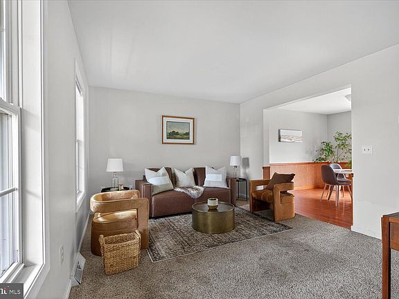 4th image of 48 Ashley Dr