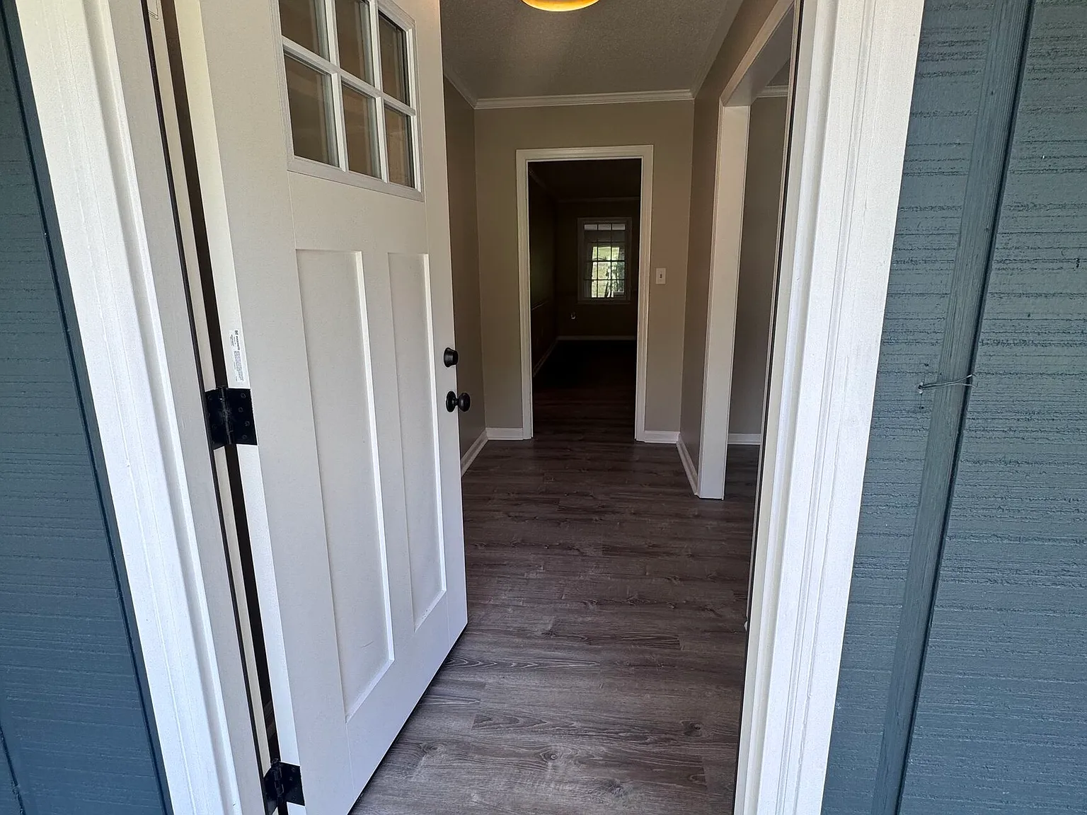 3 bed, 2.0 bath, 2060 sqft, $2,400 — Photo 4