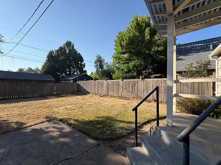 1435 18th St NE — Photo 12