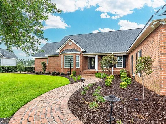 4th image of 161 Greentree Dr