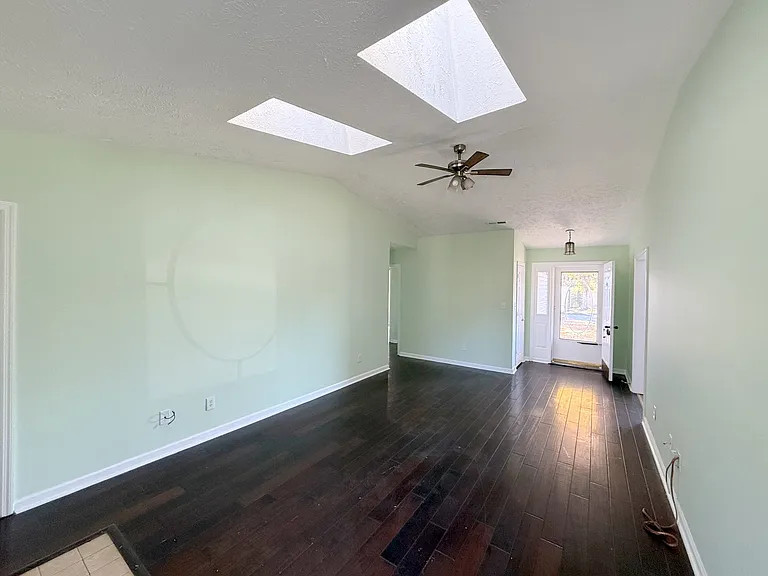 158 Lewis Ln — Photo 8