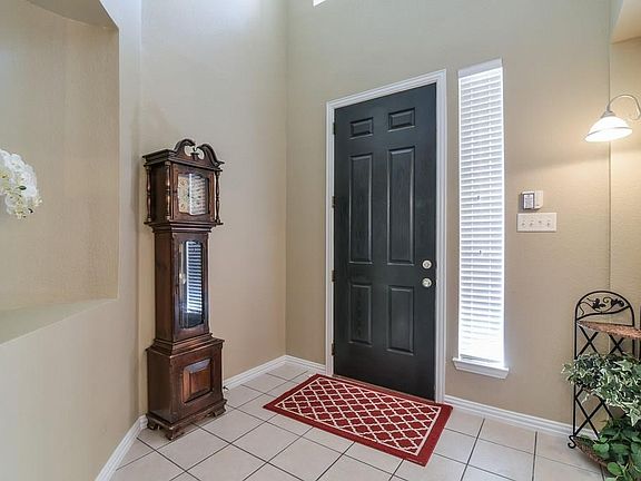 3rd image of 2212 Hodges Pl