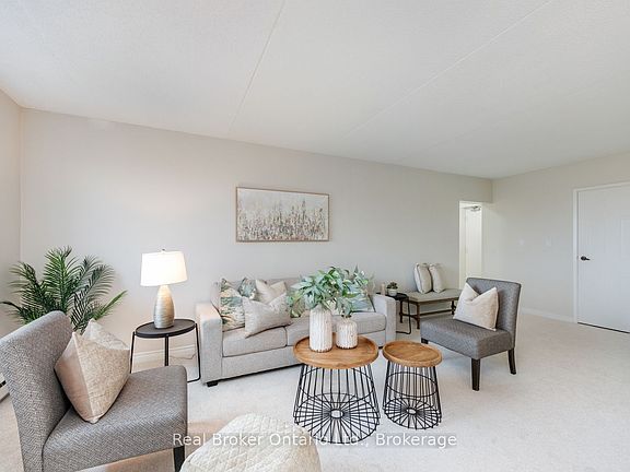 4th image of 144 Queen St #504