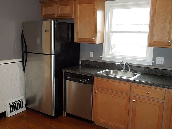 5th image of 2653 Melvin Ave