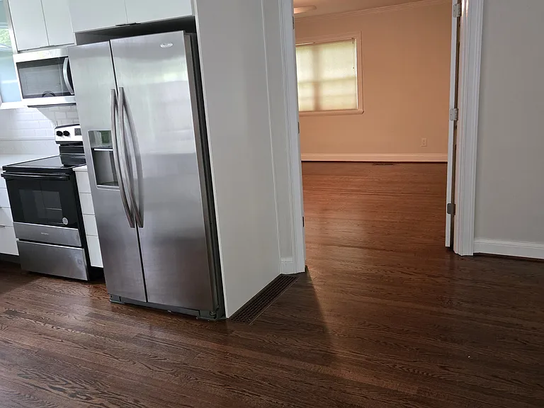 1221 Bradford Ln — Photo 12