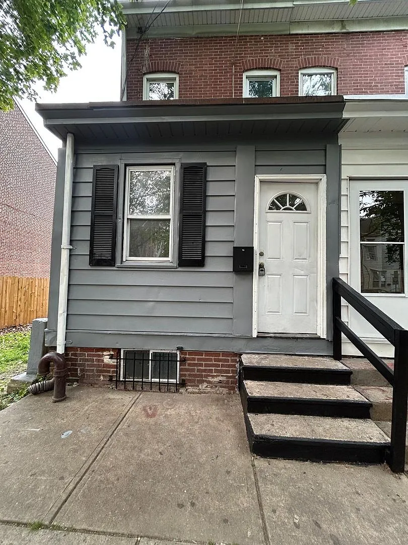 Large house Semi detached — Photo 1