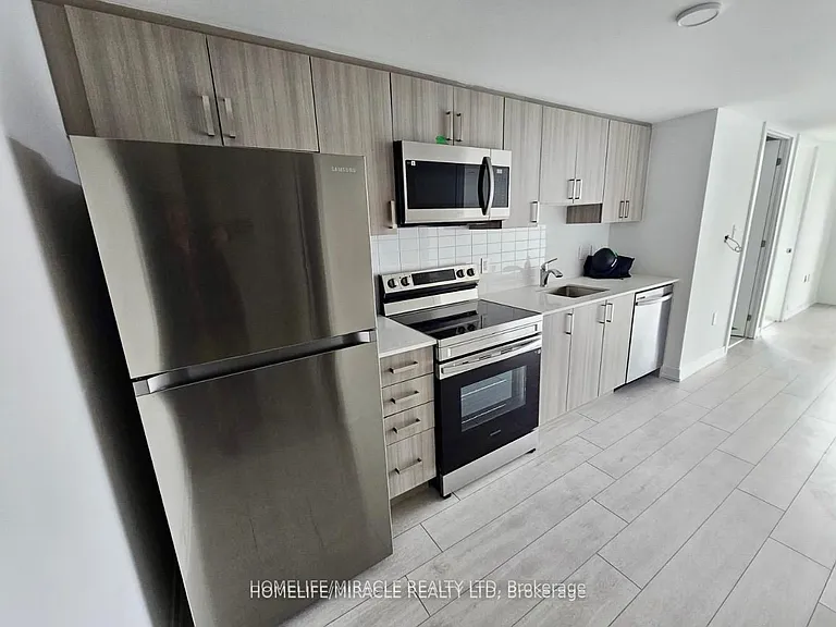556 Marlee Ave #328 — Photo 2