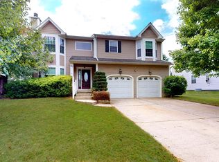 29 Village Dr, Lumberton, NJ 08048