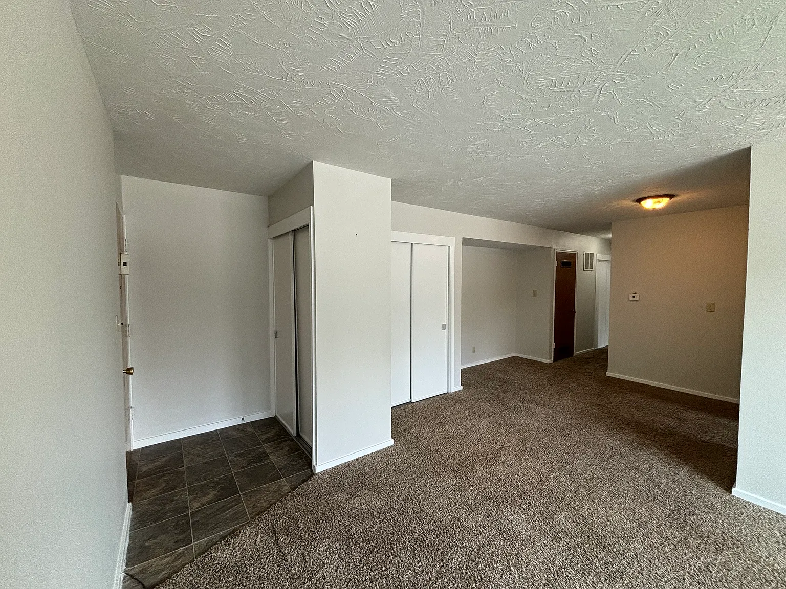 Convenient Roomy 2bd/1ba Apartment — Photo 4