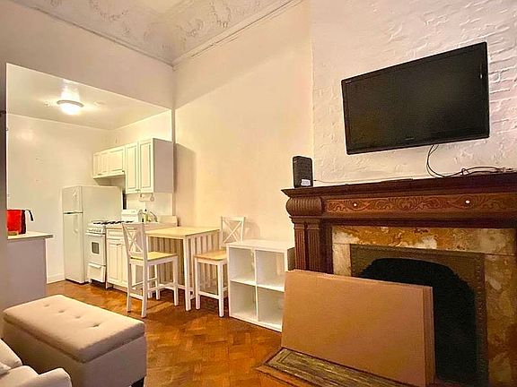4th image of 33 W 76th St #3F