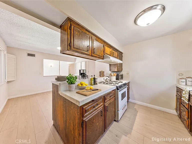 612 N Maryport Ave — Photo 16