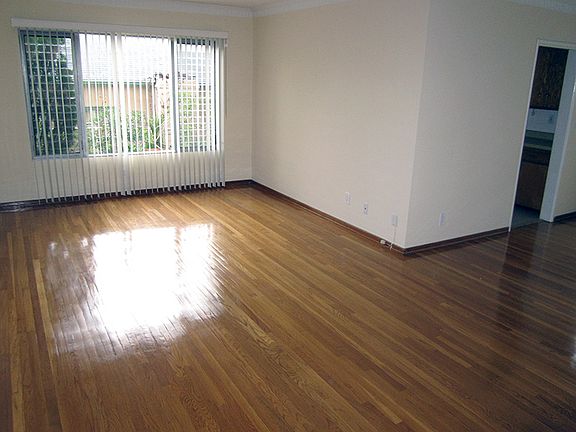 4th image of 2260 Fox Hills Dr APT 1