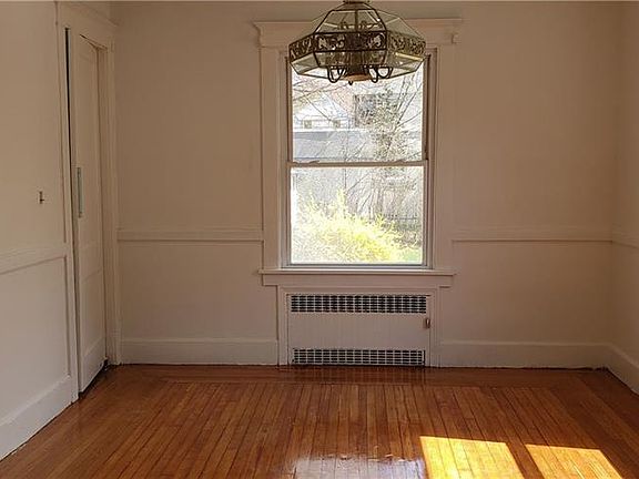5th image of 37 Watkins Ave