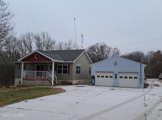 11136 River Rd, Greenville, MI 48838