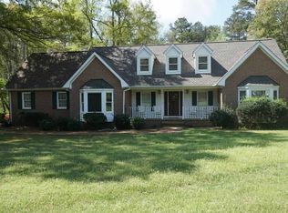 135 Anna Ln, Fayetteville, GA 30215