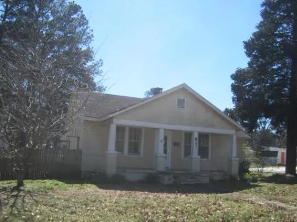 823 5th St, Roanoke Rapids, NC 27870