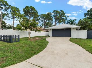 2474 Arapaho St, Sarasota, FL 34231