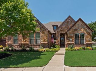 8704 Shadywood Ln, North Richland Hills, TX 76182