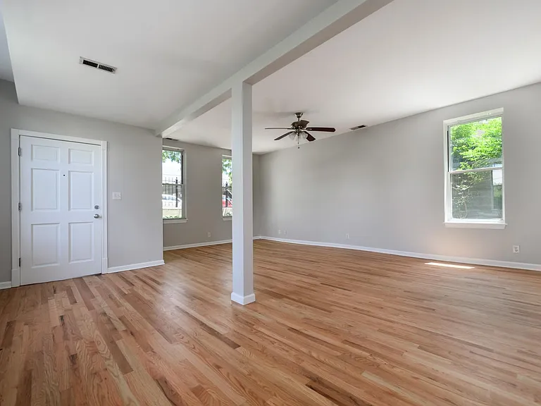 1530 N Throop St #1 — Photo 6