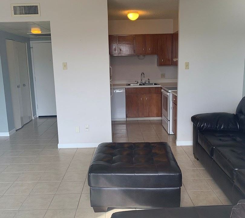 1st image of 715 S Upper Broadway St APT 404