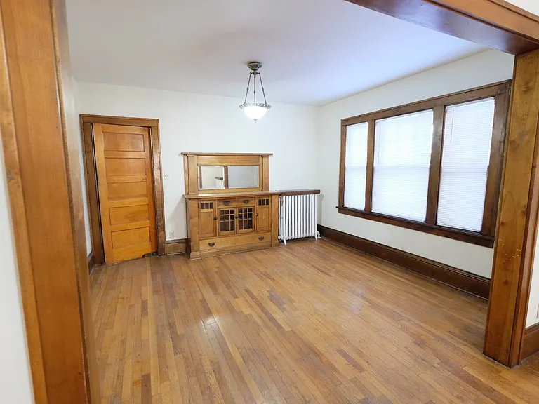 Welcome to Central Lakes of Uptown, where spacious interiors meet modern comfort. Enjoy abundant natural light and charming details in every room. Donat miss the opportunity to call this beautiful space homea"schedule a tour today!