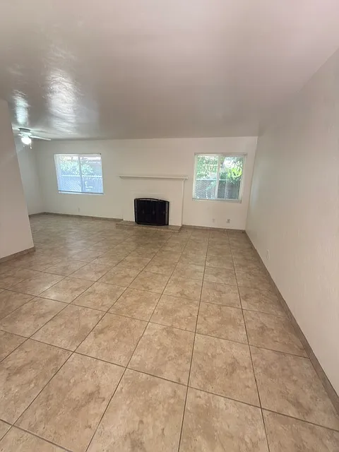 2 bed, 900 sqft, $1,395 — Photo 3