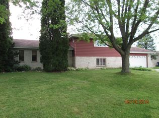 9038 Mathews St, Crown Point, IN 46307