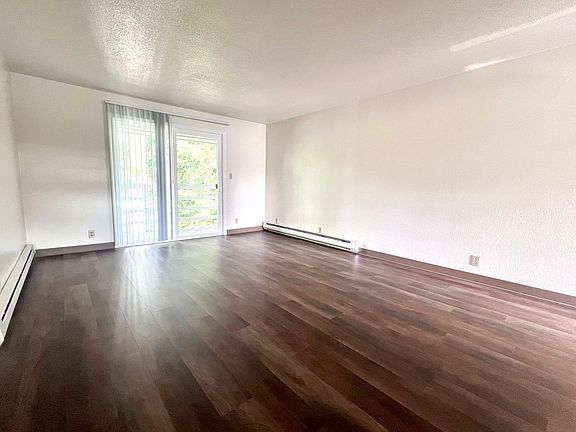 4th image of 612-614 Shangri La Ave NE #J