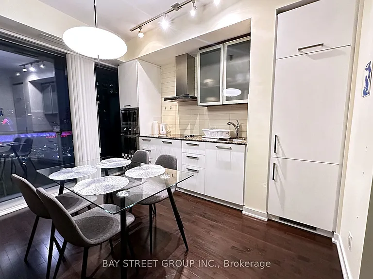 14 York St #2406 — Photo 3