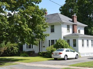 8 Wyckoff Ave, Holyoke, MA 01040