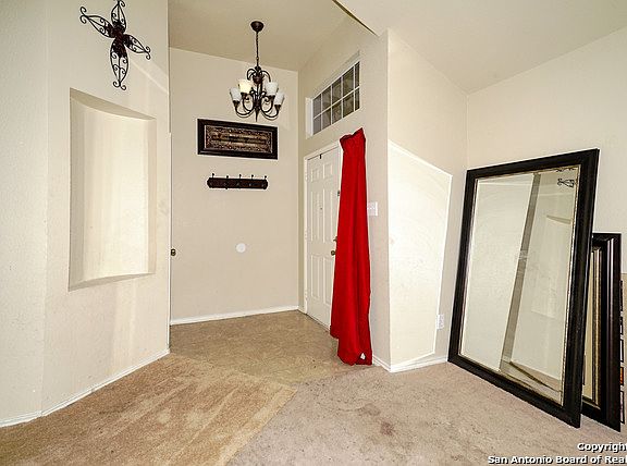 4th image of 1110 Sampson Dr