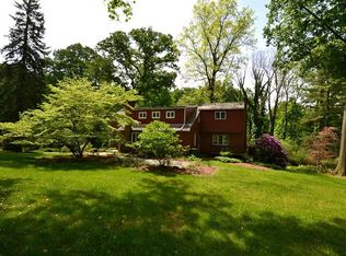 1005 W Sutter Rd, Glenshaw, PA 15116