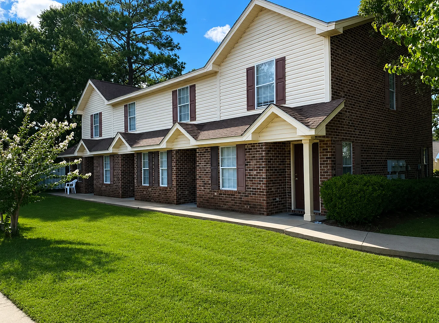 2 bed, 990 sqft, $1,400 — Photo 1