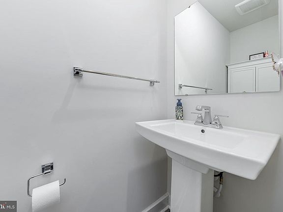 5th image of 246 Freedom Way